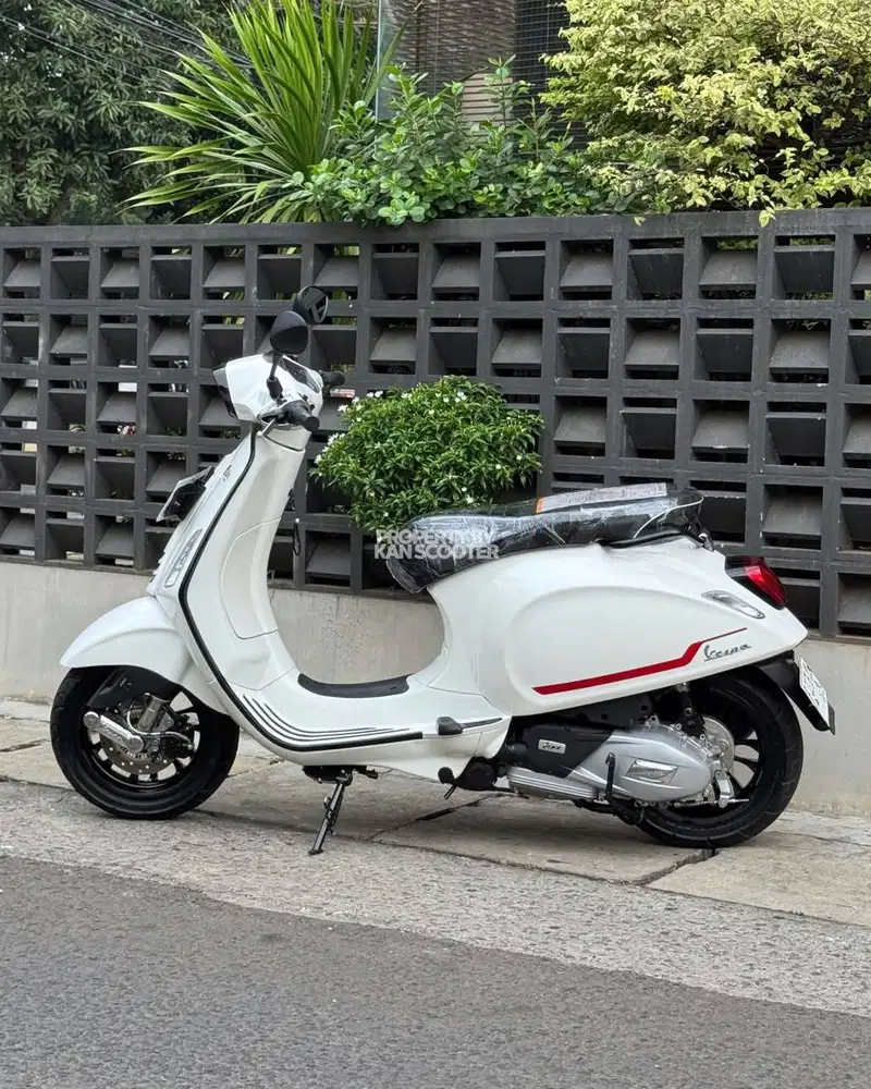 JUAL MURAH VESPA SPRINT S 150 iGET ABS FACELIFT 2024 MULUS