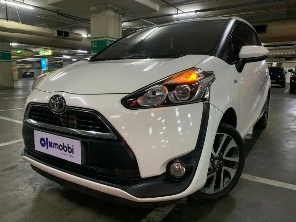 KM Rendah - Toyota Sienta 1.5 V Bensin-MT 2016
