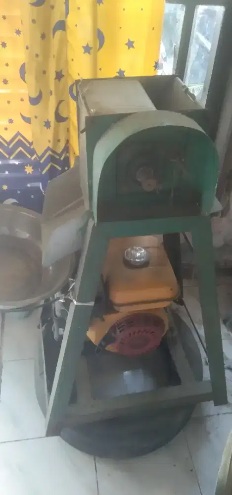 Jual mesin parut kelapa dan semprotan tanaman