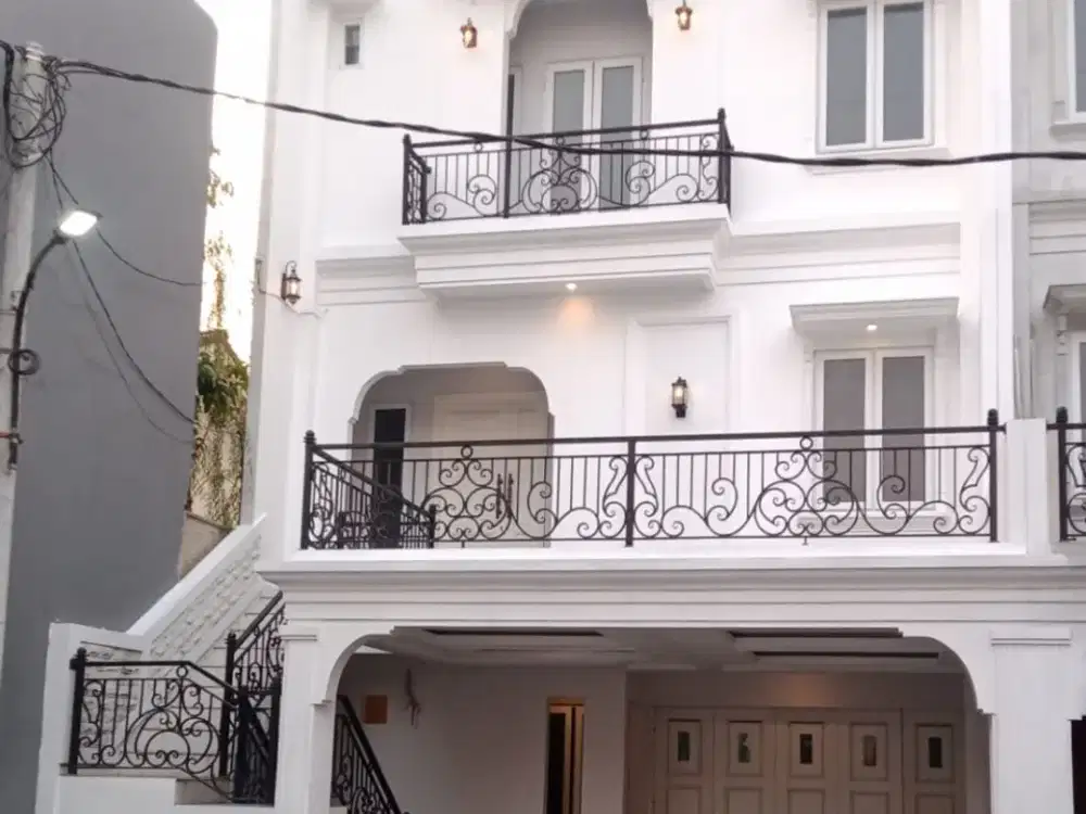 Dijual Rumah Dengan Konsep Classic Modern di Jagakarsa Jaksel