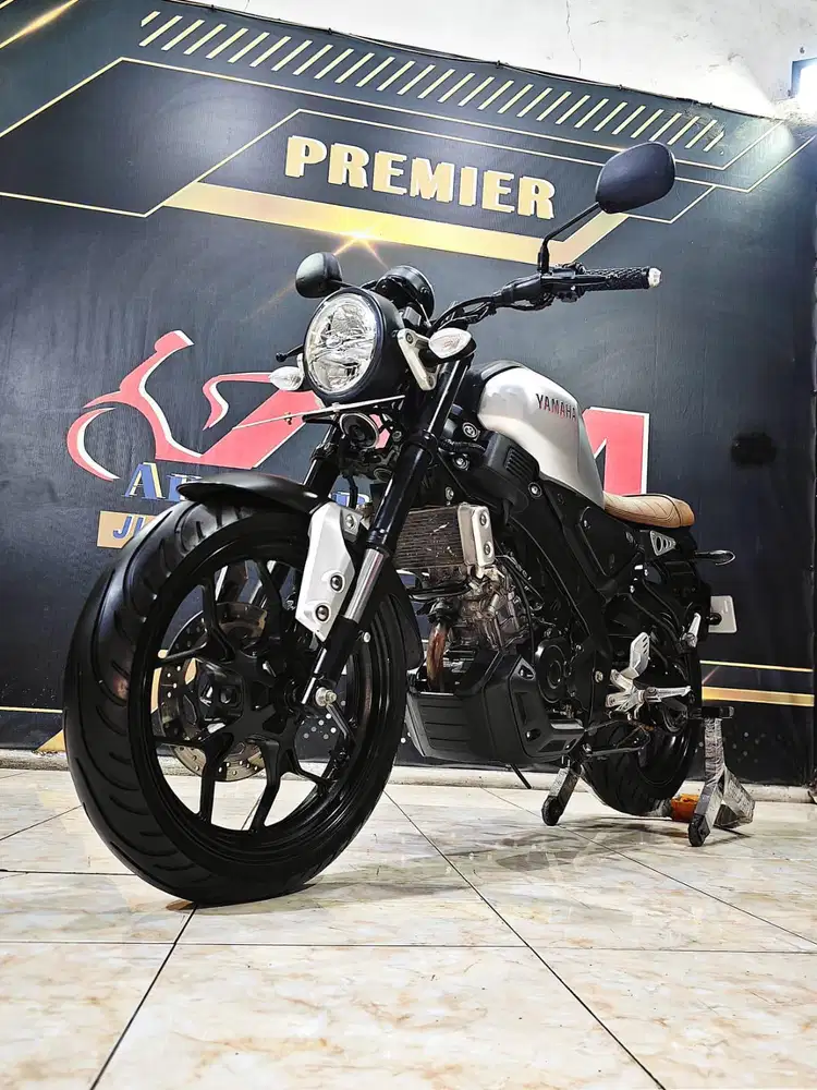 Yamaha XSR 155cc silver mewah th 2021. Anugerah motor rungkut tengah