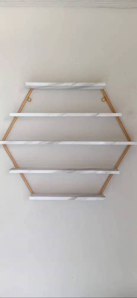 Hiasan Dinding Hexagonal