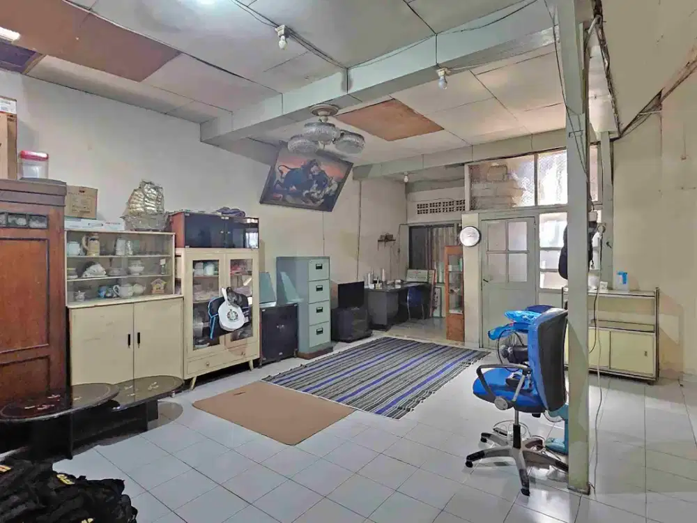 Disewakan Rumah Vintage di Kusuma Bangsa Surabaya Cocok untuk kantor atau Ekspedisi