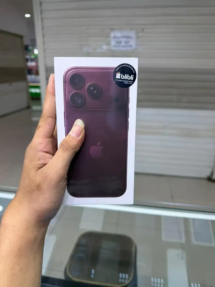 Iphone 18 pro 256 gb burgundy neww  bnib