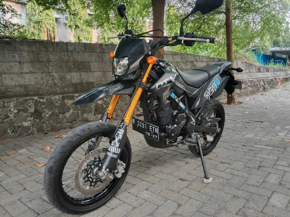Honda d tracker 150 SE th 2022 Bisa cash/kredit