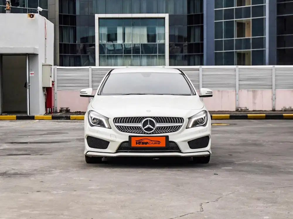 Odo 24rb miles Mercedes Benz CLA200 AMG (C117) Cbu 1.6 At 2014 Putih