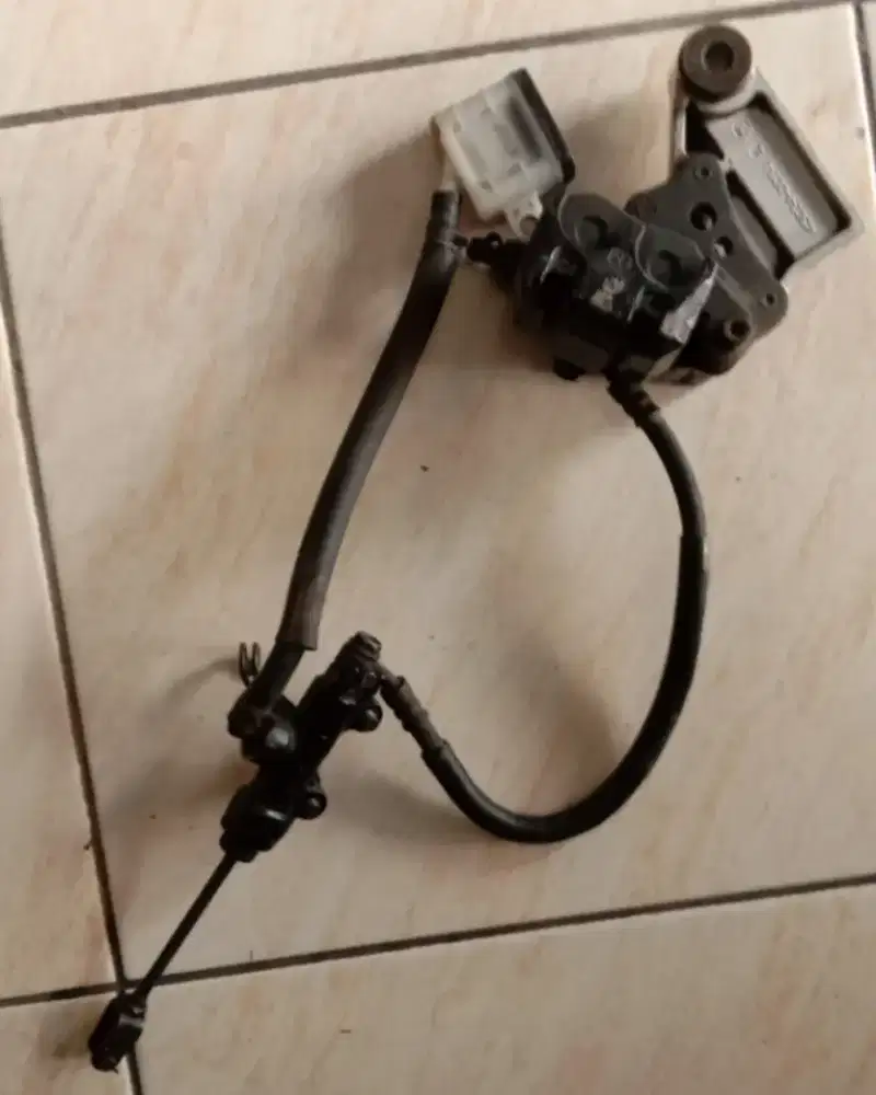 Kaliper rem cakram belakang