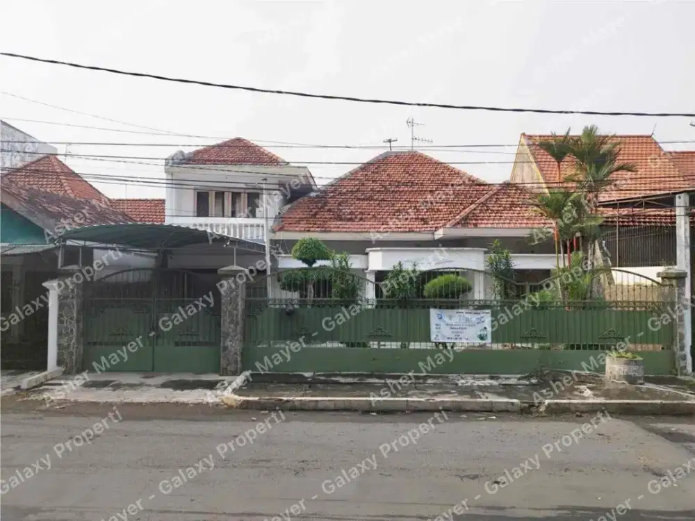 Rumah Siap huni tengah kota luas 300++ SHM dekat dengan Tunjungan Plaza Surabaya Kota
