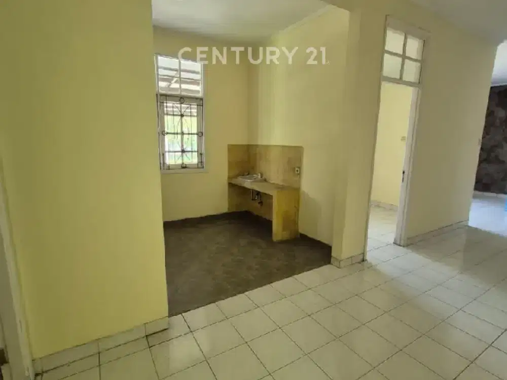 Dijual Rumah Nyaman Dan Rapi  Beverly  Siap Huni