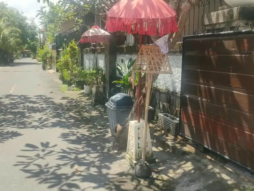 THREE BEDROOMS HOUSE IN NICE AND QUIET SANUR AREA