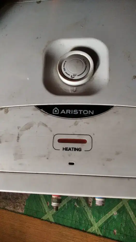 DIJUAL PEMANAS AIR HANGAT ARISTON Rp. 1.200.000