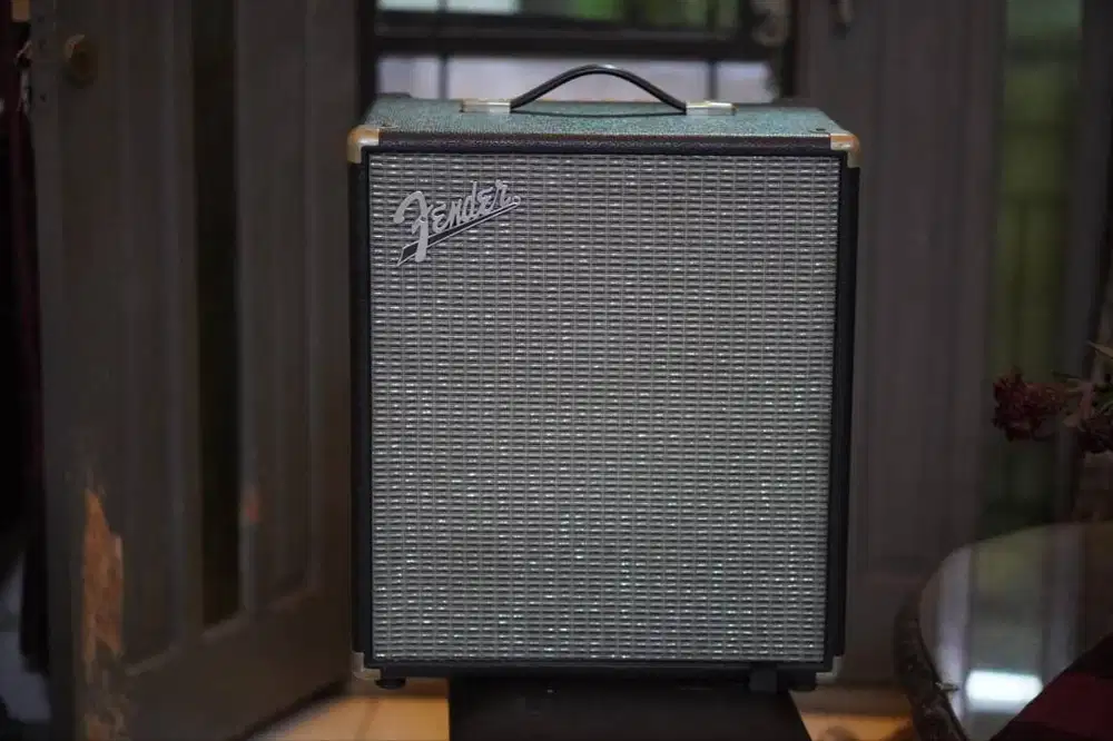 Sound untuk bass gitar Fender Rumble 100