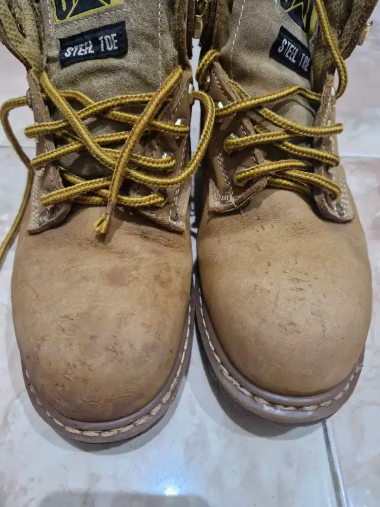 Sepatu safety caterpillar uk 40½