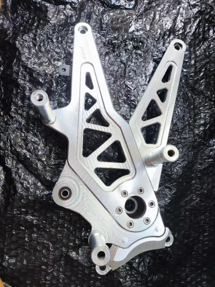 Swing arm cnc aerox