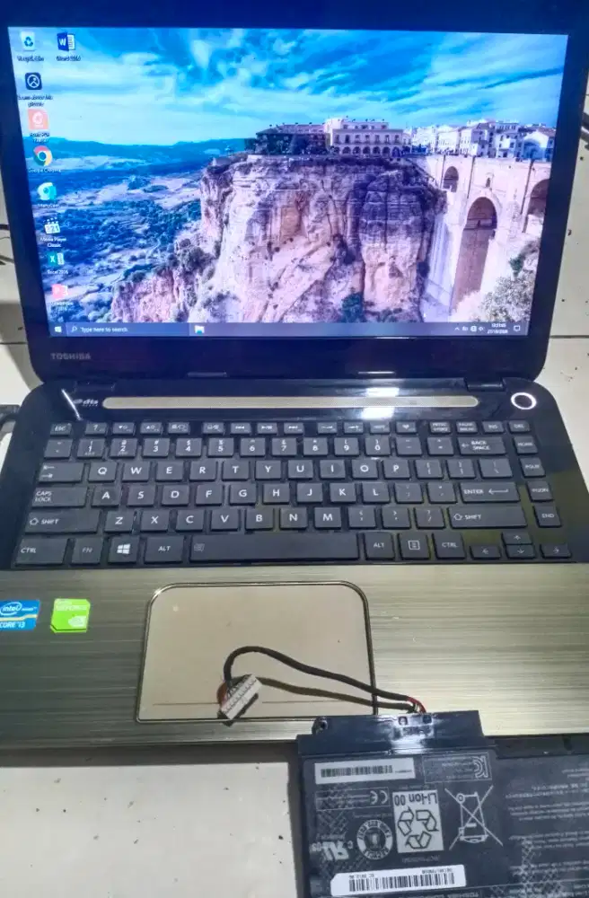 Semi Gaming! Toshiba -  Core i3 - Dual VGA - Mulus Semi Slim