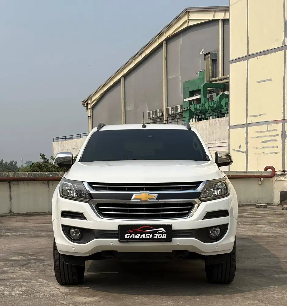 Chevrolet Trailblazer 2.5 AT LTZ FL1 2016 Pakai 2017 Putih