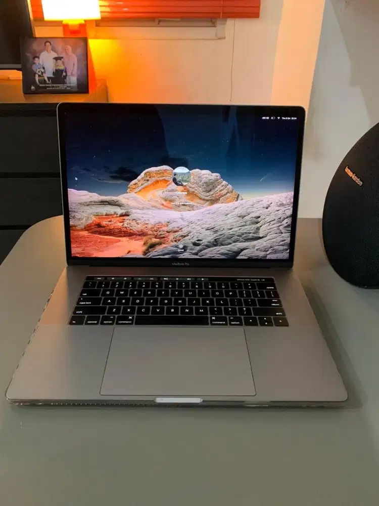Macbook pro 15-inch 2016 16Gb touchbar Dual VGA