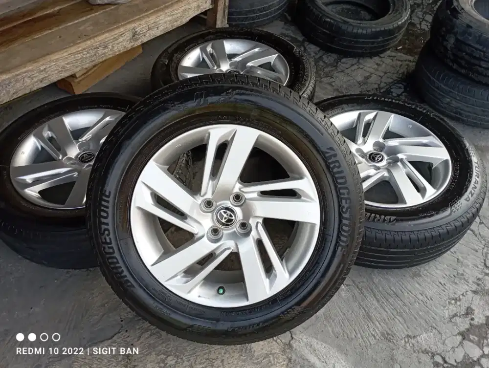 Velg toyota raize r16