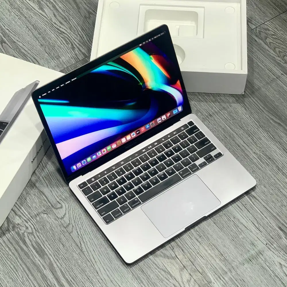 MACBOOK PRO 2020 8GB/256GB