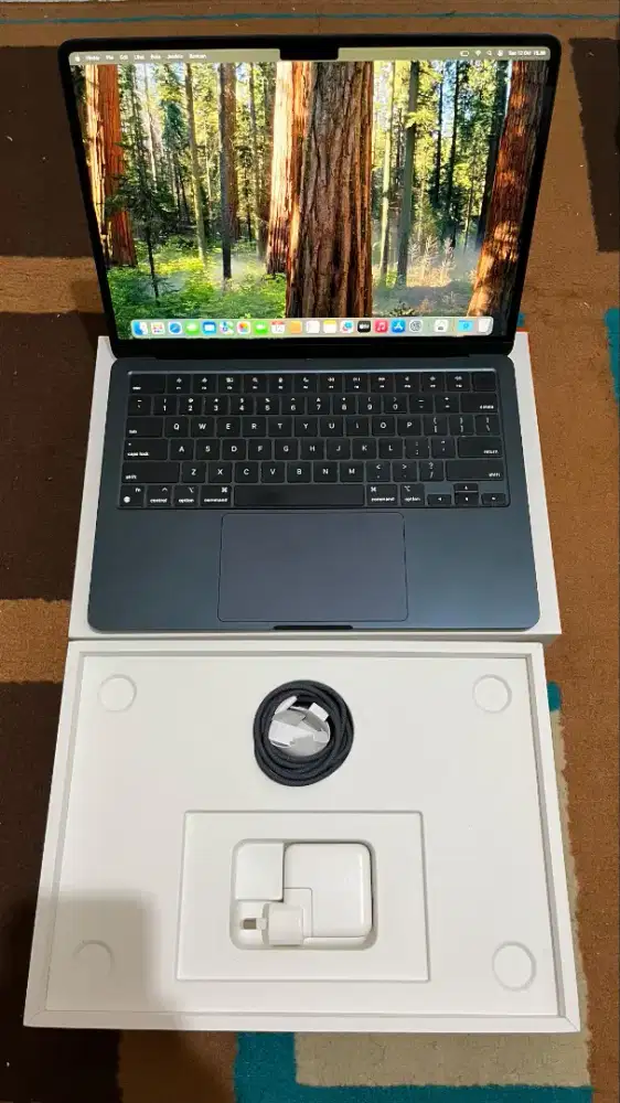 Macbook Air M2 8/256gb likenew