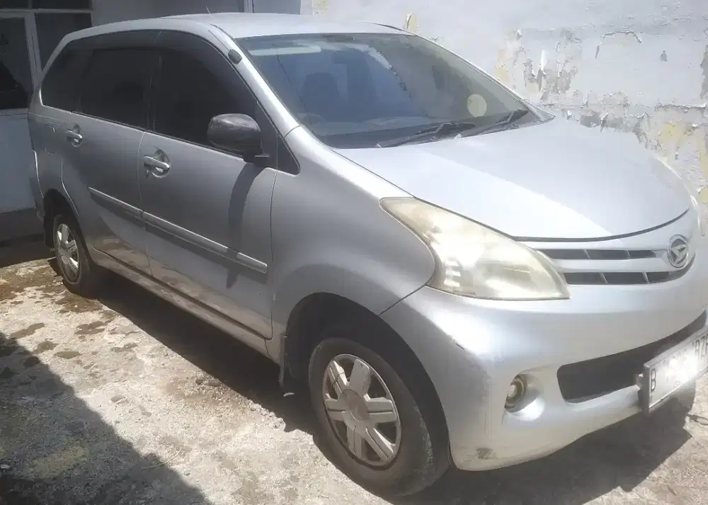 Daihatsu Xenia 2012