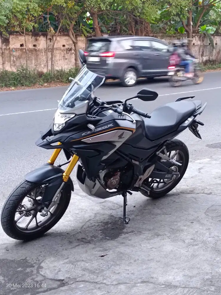 Dijual cepat, CBX 2022, tangan pertama, km 8.000. Pajak hidup. Plat L