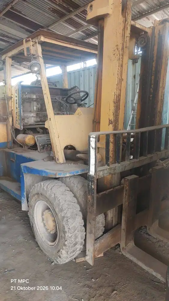 Dilelang 1 Unit Forklift