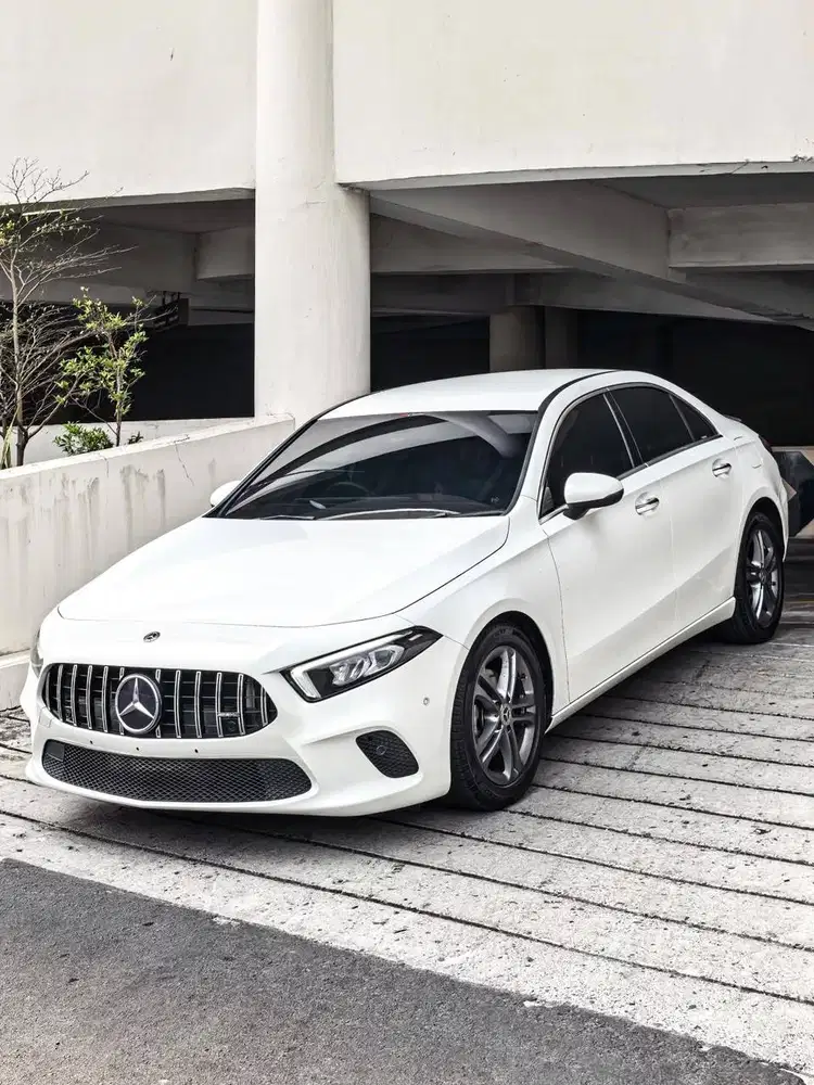 Mercedes Benz A200 Sedan 2022 Full Digital MBUX KM Rendah Harga 438 Ju