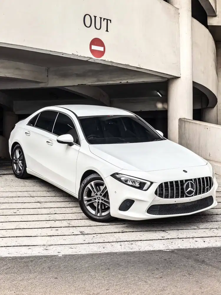 Mercedes Benz A200 Sedan 2022 Super Mulus NIK 2021 Full Option Siap Pa