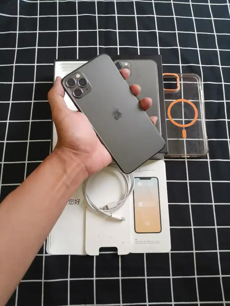 IPHONE 11 PRO MAX 255 INTER
