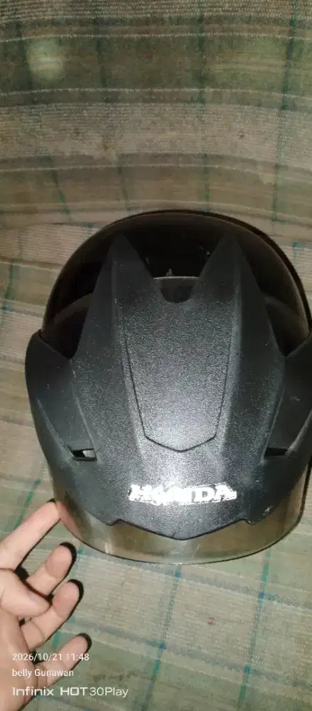 Jual hlem pakean sndri gk kepake lg jadiin duit aja layak pake kok