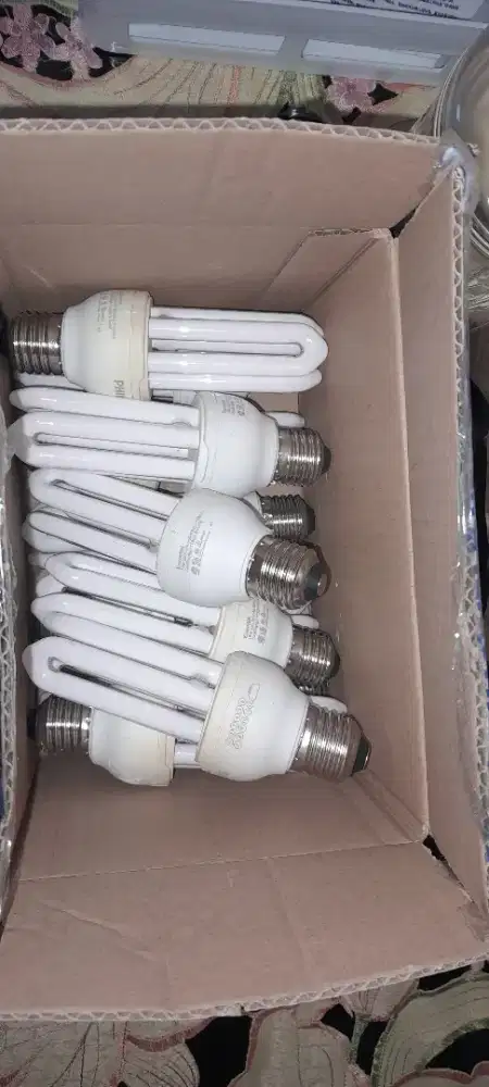 Lampu philips tornado