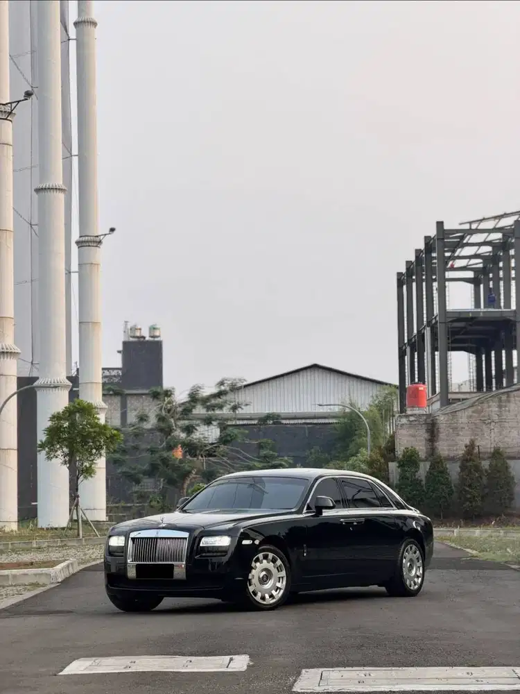 Rolls-Royce Ghost EWB V12 Anniversary Edition Black Silver Beige Like