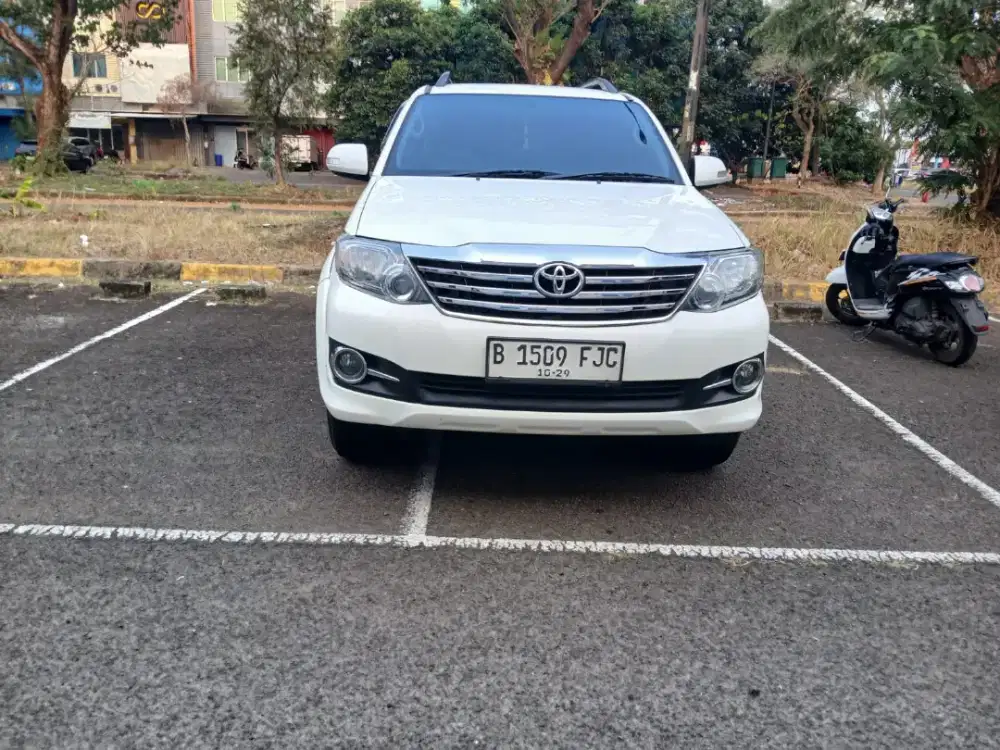 Fortuner 2.7 th 2014 AT bensin muluus