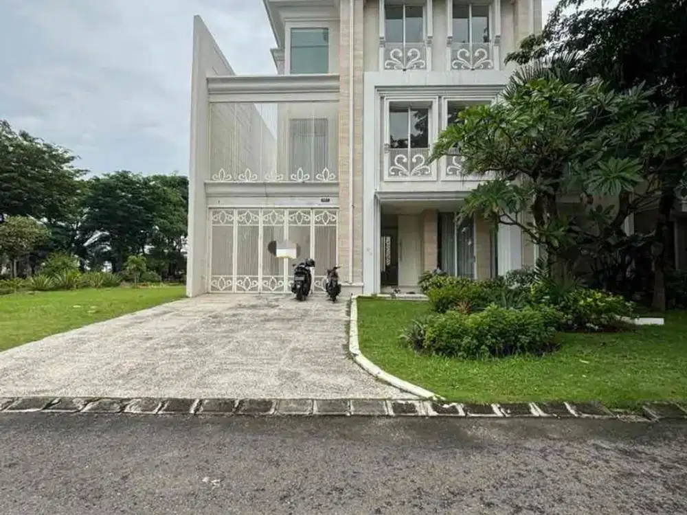 Dijual Rumah Pakuwon Indah Grand Embassy  Riz Golf surabaya barat