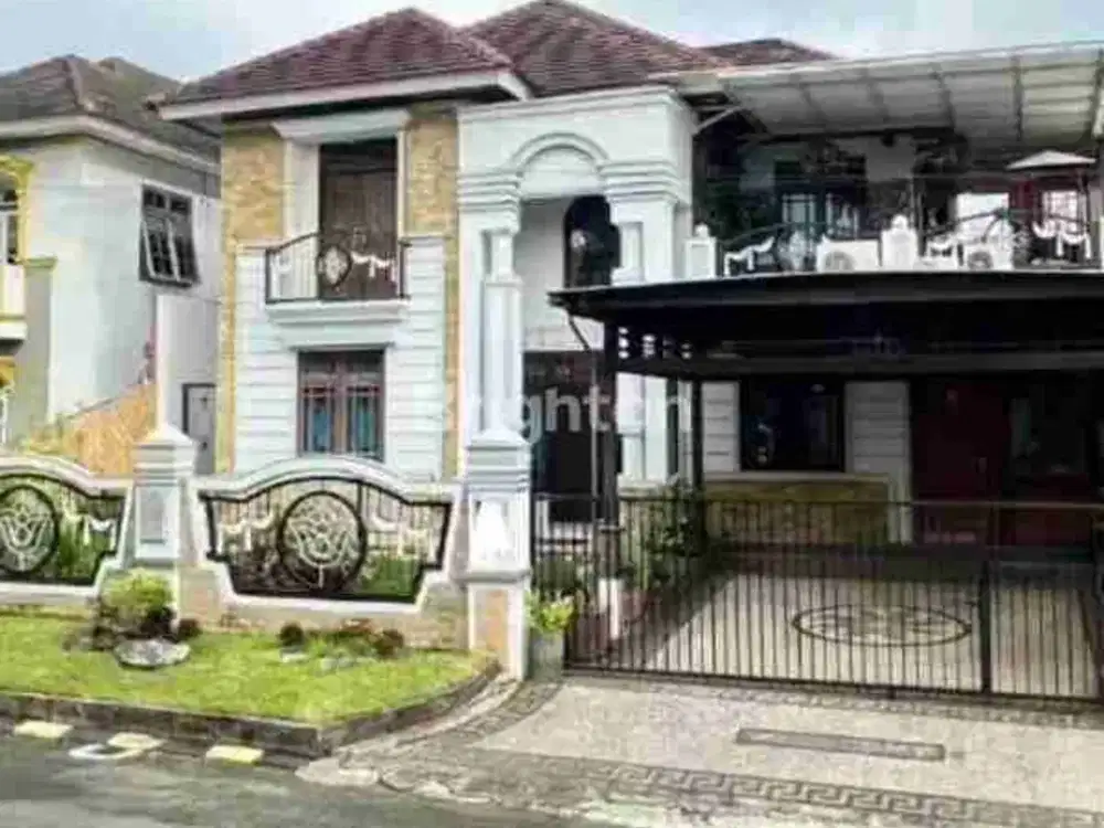 DIJUAL RUMAH CANTIK SIAP HUNI FULLFURNISH LOKASI BALIKPAPAN BARU HARGA NEGO