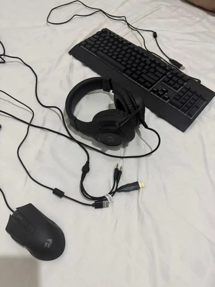 Jual set keyboard + mouse + headphone Redragon