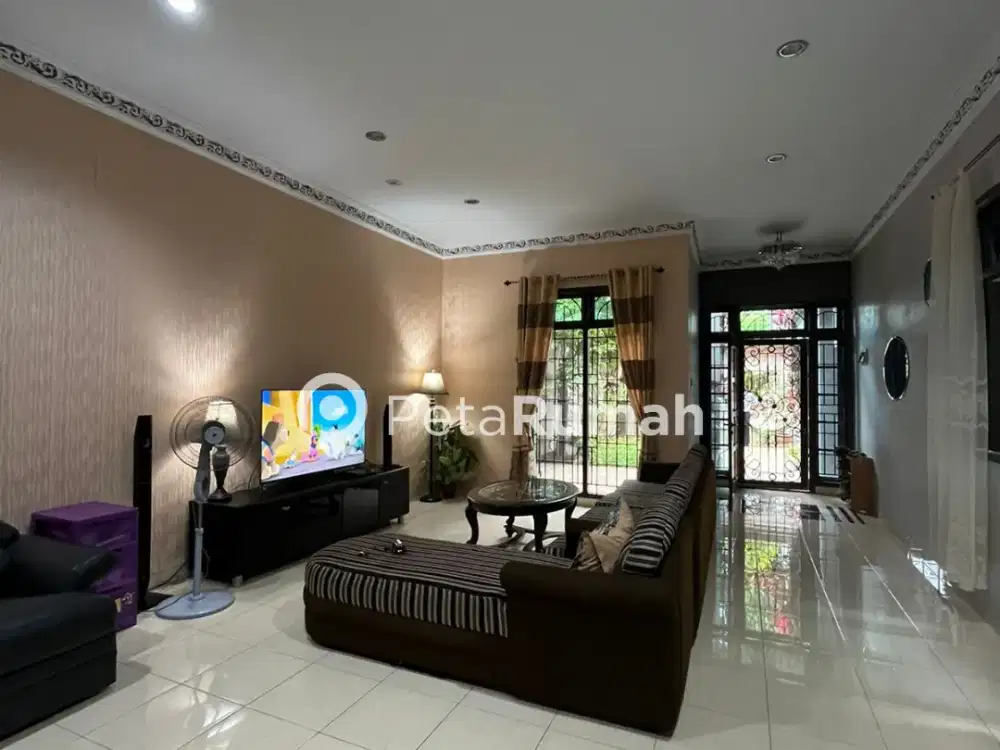 DIJUAL VILLA JALAN KAPTEN SUMARSONO KOMPLEK GRAHA METROPOLITAN - DAERAH HELVETIA (ELVIA)