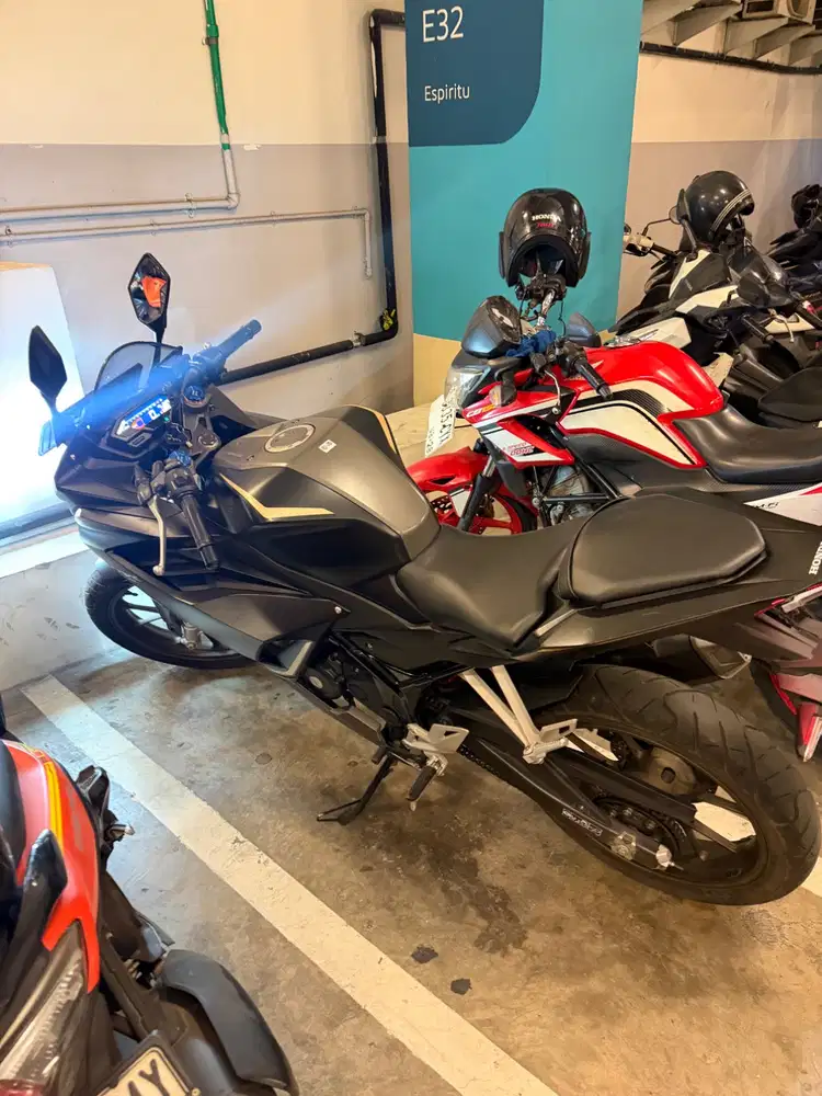 HONDA CBR 150R Mulus KM Rendah