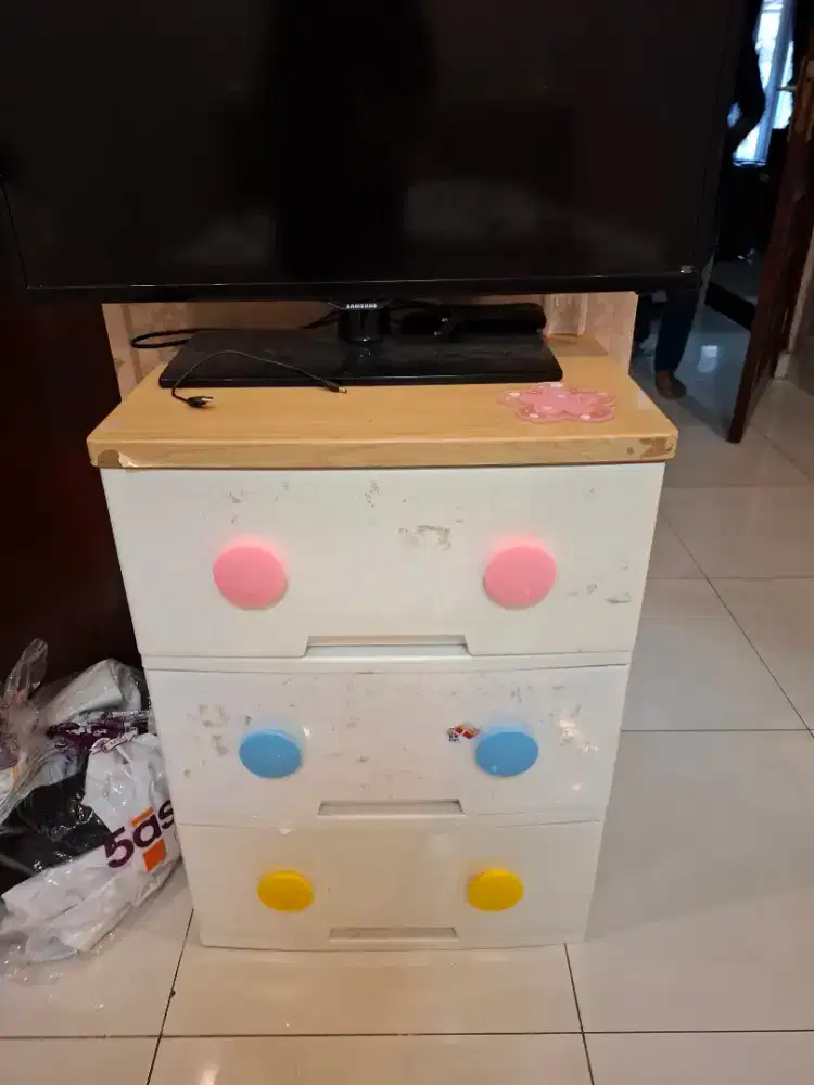 Laci 3 Tingkat Warna Warni