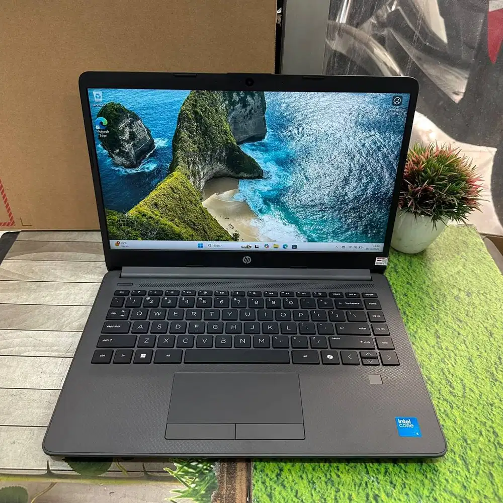 New Laptop HP 240R G9 Core 5-120U RAM 8GB SSD 512GB 14 FHD Windows 11