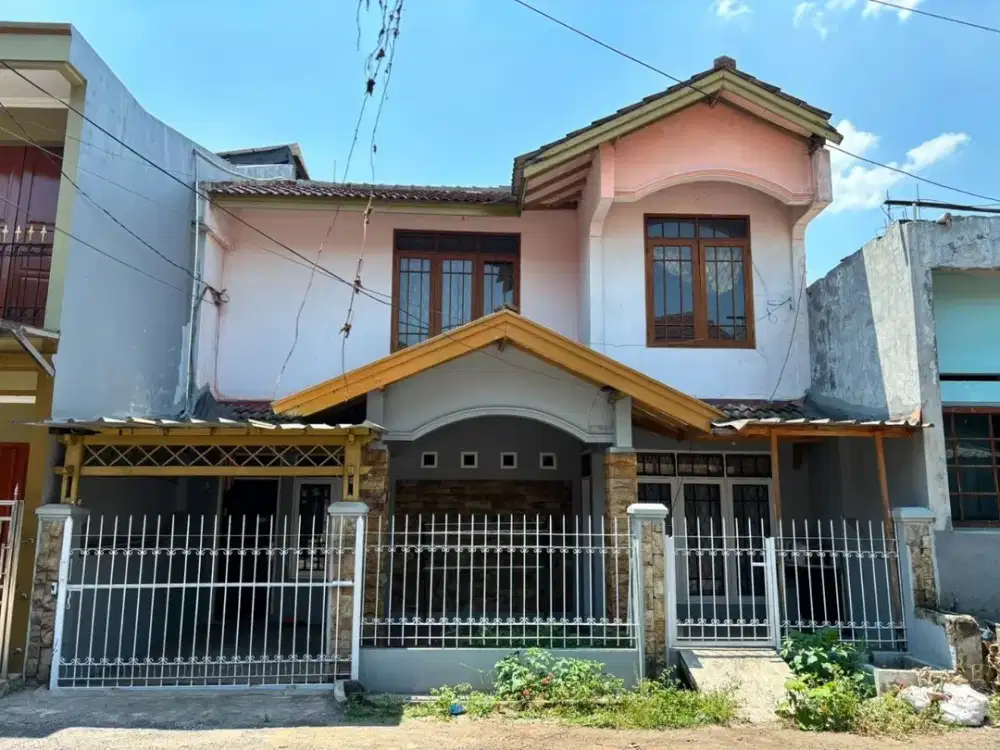 Disewakan rumah 2 Lantai di Area Margahayu raya