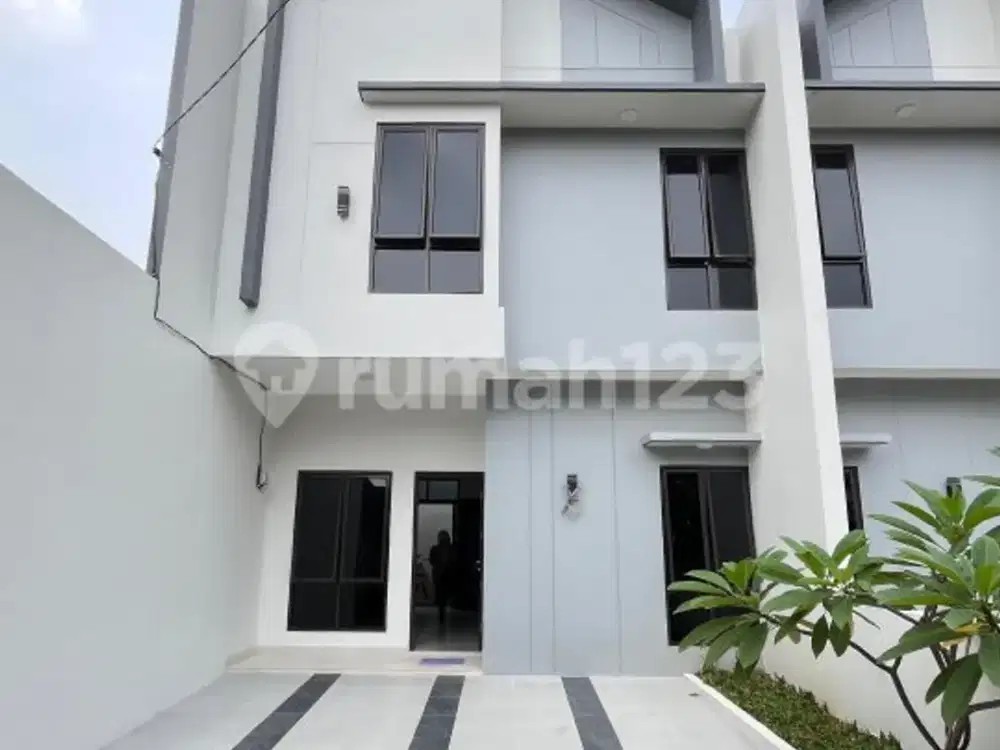 Dijual Rumah 2 Lantai Jatiwaringin, Akses Cepat ke Tol Becakayu & Jakarta