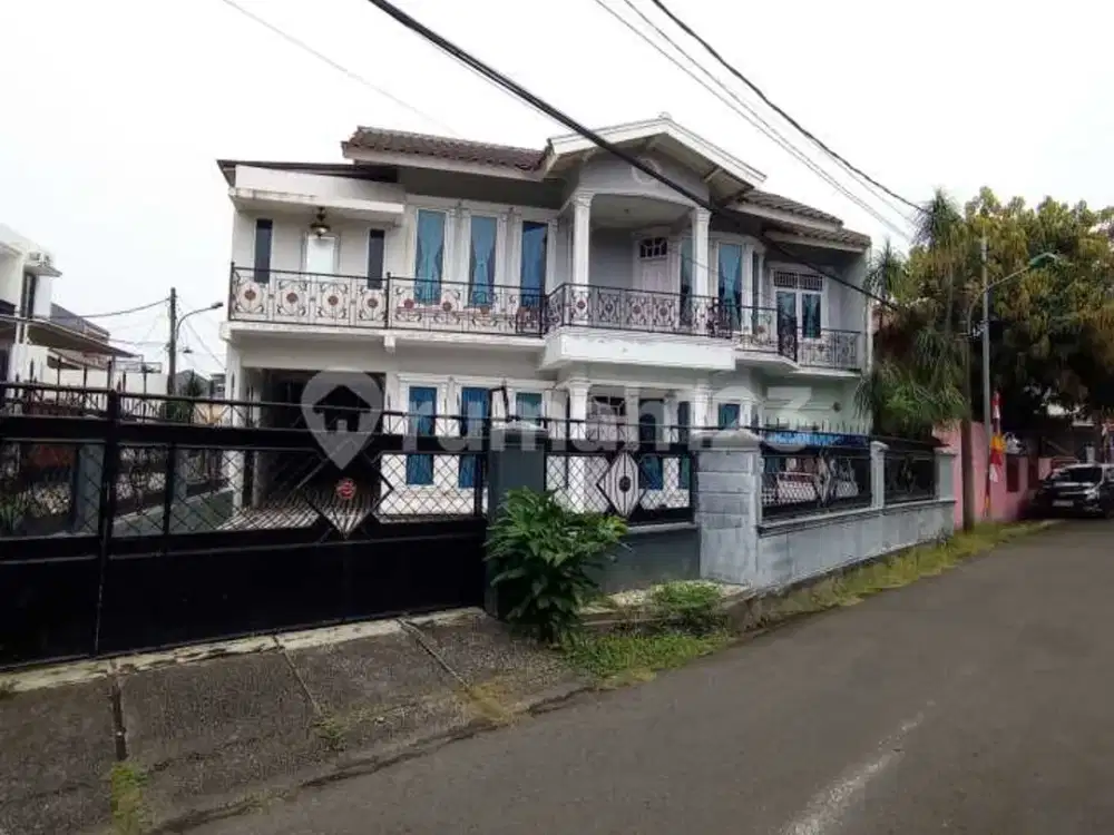 Di Sewakan Rumah 2 Lantai Halaman Luas Di Pondok Kelapa