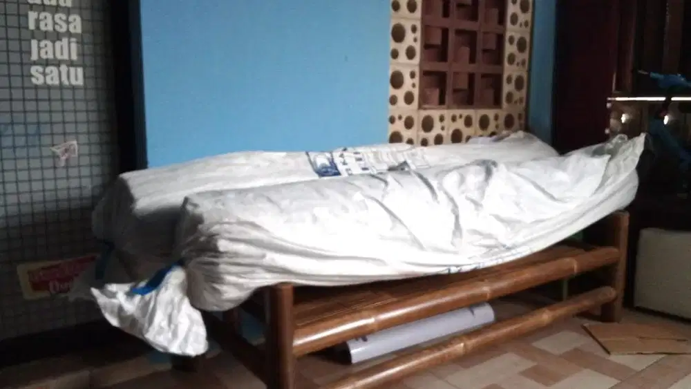 Dijual Karpet warna biru buana