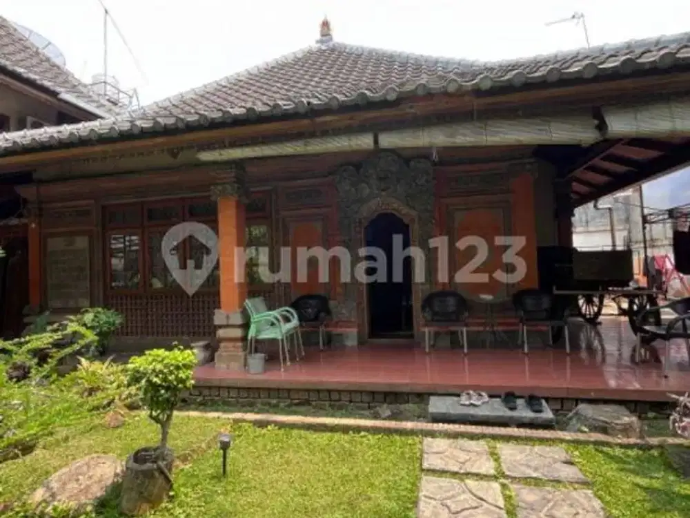 Di Jual Rumah Arsitektur Bali di Duren Sawit
