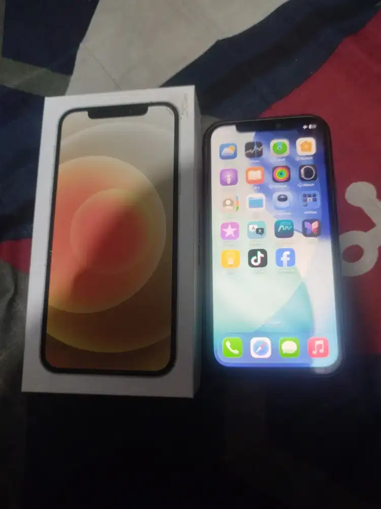 Iphone 12 128 pngen dimahar
