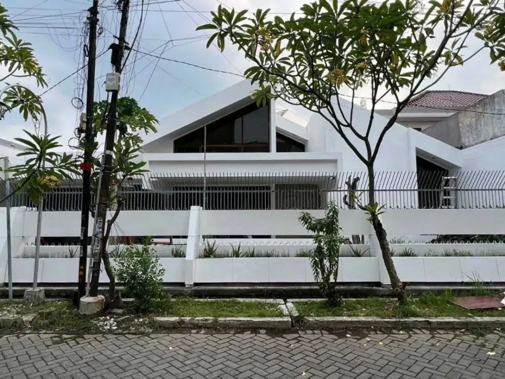RUMAH MANYAR KERTOARJO