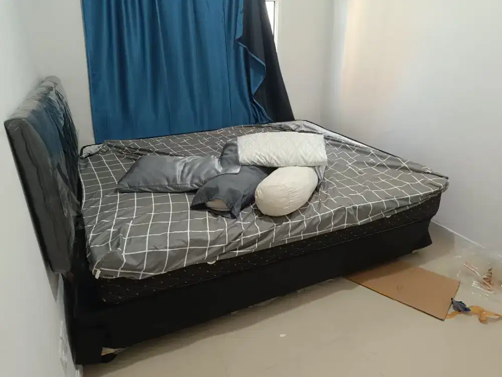 Dijual cepat kasur + divan ukuran 160x200