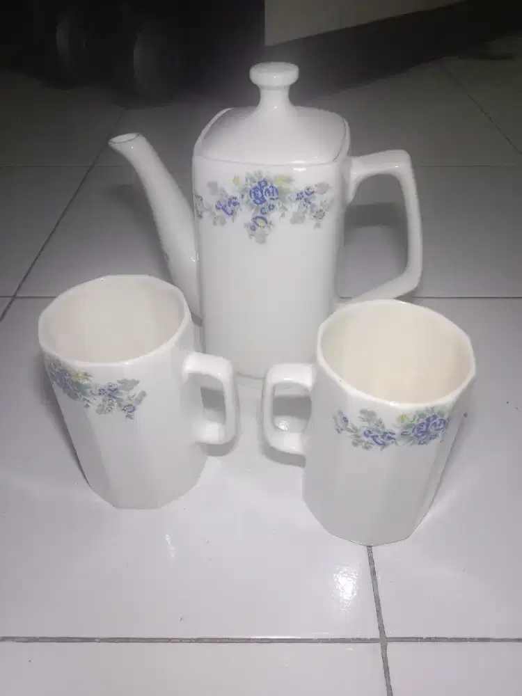 1 teko + 2 gelas
